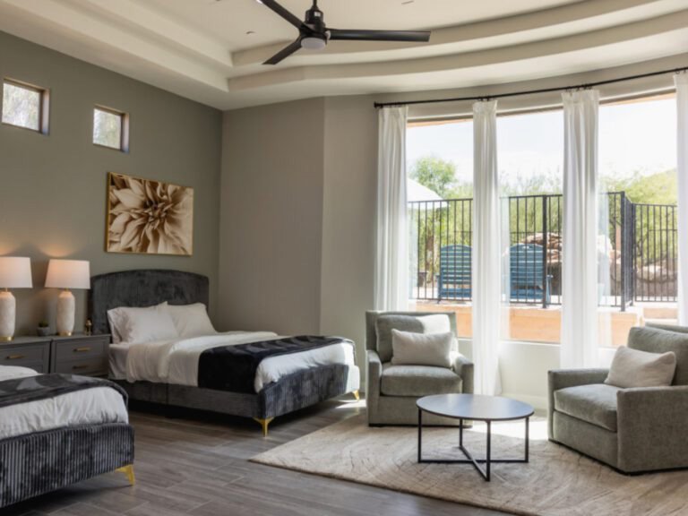 accom-bedroom